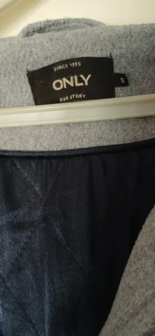 Giubbotto donna grigio con cappuccio