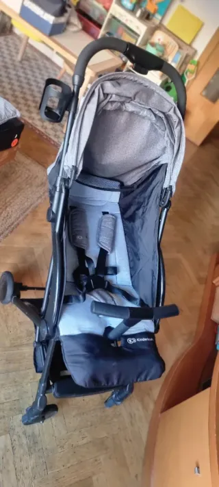 Silla de paseo Kinderkraft Pilot ultracompacta