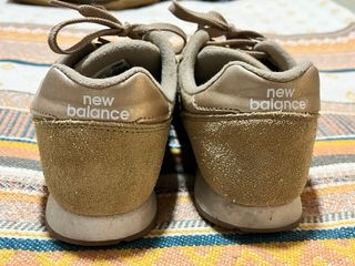 Zapatillas New Balance Beige Serpiente