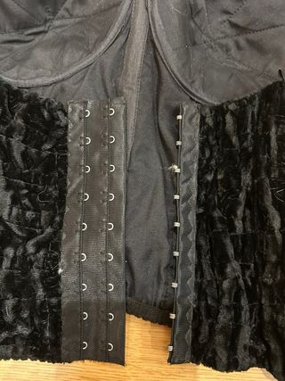 Corpiño Terciopelo Negro con Joyas