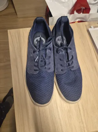 Zapatos Deportivos Azul Marino y Beige