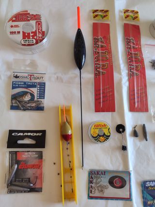 Set da pesca: fili, ami, piombi e galleggianti ecc
