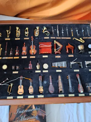 Lote 50 piezas musicales + manual