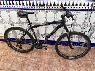 Bicicleta Specialized Hardrock Negra
