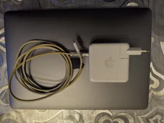 MacBook Pro  touchbar 14 2016 I7 16gb