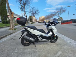 Honda Forza 300