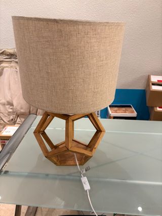 Lámpara de mesa madera y tela