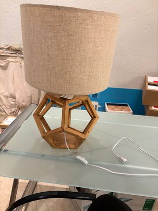 Lámpara de mesa madera y tela