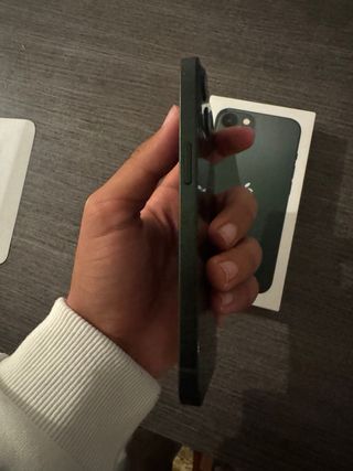 iPhone 13 Verde Bosque 77% Batería