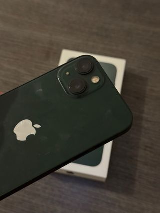 iPhone 13 Verde Bosque 77% Batería