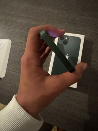 iPhone 13 Verde Bosque 77% Batería
