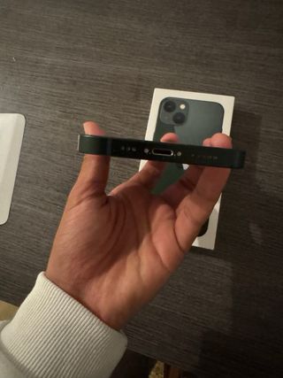 iPhone 13 Verde Bosque 77% Batería