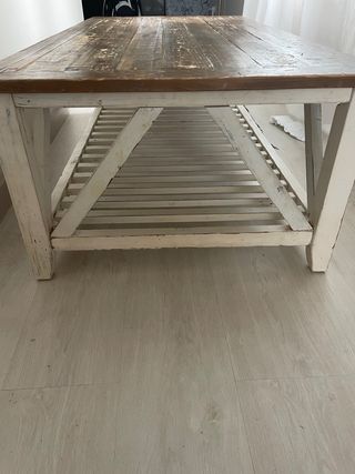 Mesa de centro rústica de madera