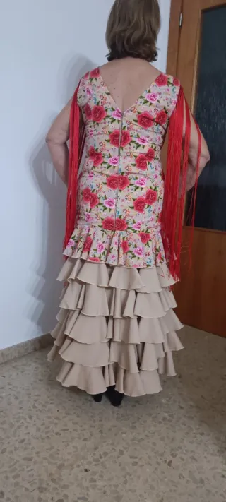 Vestido de Flamenco con Flecos Rojos
