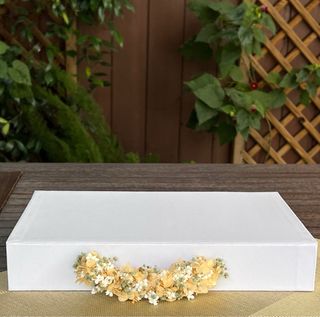 Tocado de flores preservadas