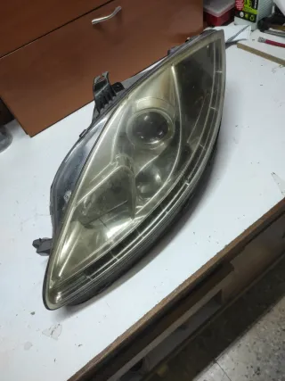 Faro Izquierdo Seat León