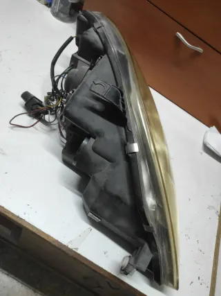 Faro Izquierdo Seat León