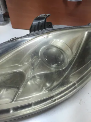 Faro Izquierdo Seat León