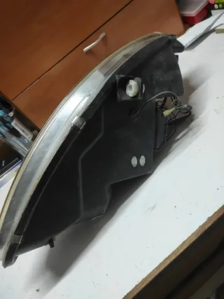 Faro Izquierdo Seat León