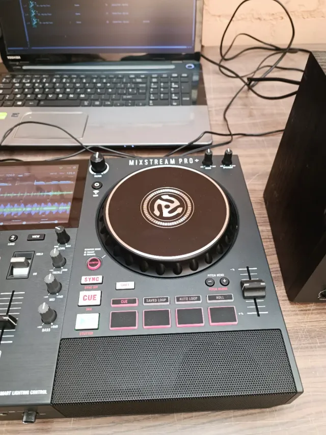 OJO - Numark Mixstream Pro+ Controlador DJ