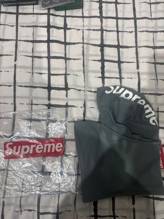 Pasamontañas Supreme reactivo.