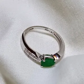 Anillo  Esmeralda y Diamantes oro 14k