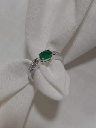 Anillo  Esmeralda y Diamantes oro 14k