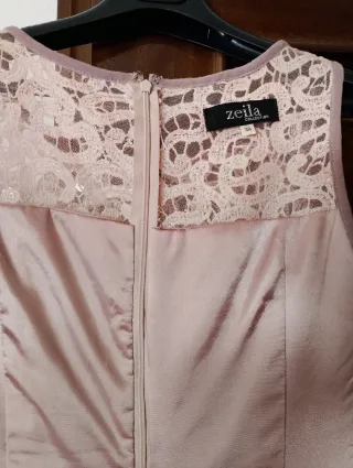 Vestido corto lentejuelas y plumas