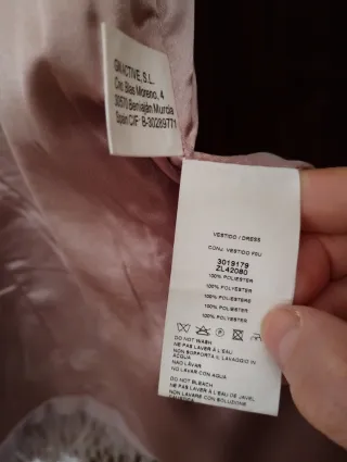 Vestido corto lentejuelas y plumas