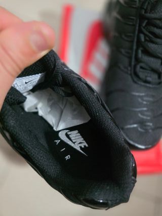 Zapatilla Nike TN Talla 42 Negra