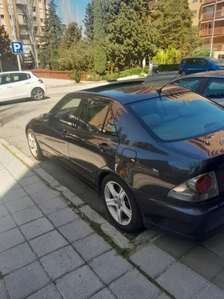 Lexus is 200 techo solar, asientos  calefactables