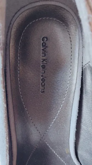 Zapatos de tacón grises