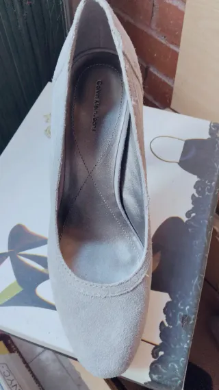 Zapatos de tacón grises