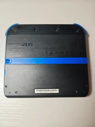 Nintendo 2DS Negra y Azul