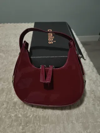 Bolsito charol burdeos Shein