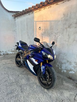 Yamaha R1 2008 Azul y Blanca