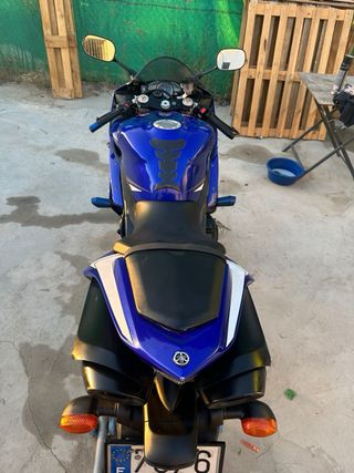 Yamaha R1 2008 Azul y Blanca