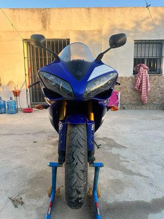 Yamaha R1 2008 Azul y Blanca