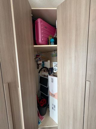 Armadio ad angolo in legno