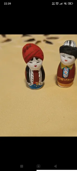 5 Mini statuette Kokeshi da collezione
