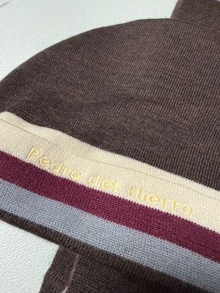 Gorro y bufanda Pedro del Hierro
