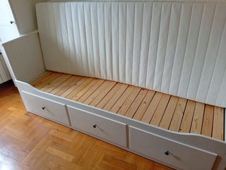 Cama blanca 80x200 con 3 cajones y 2 colchones.