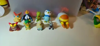 Lotto 16 Pokemon Leggendari Starter personaggi