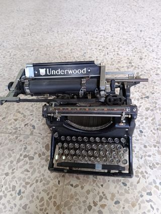 Máquina de escribir Underwood antigua
