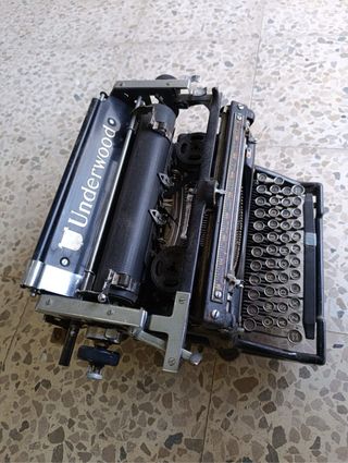 Máquina de escribir Underwood antigua