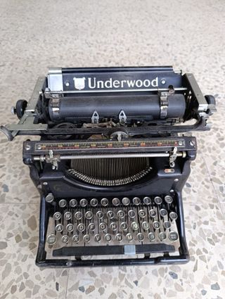 Máquina de escribir Underwood antigua