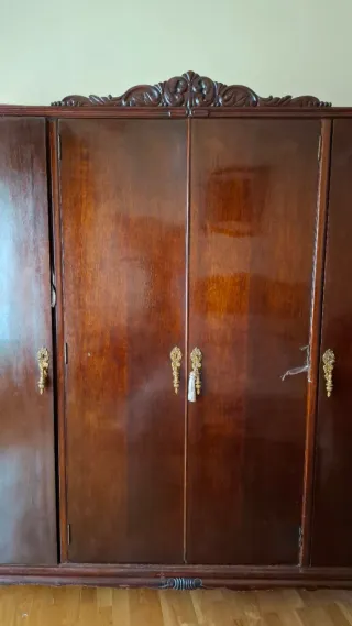 Set de muebles de caoba con espejo