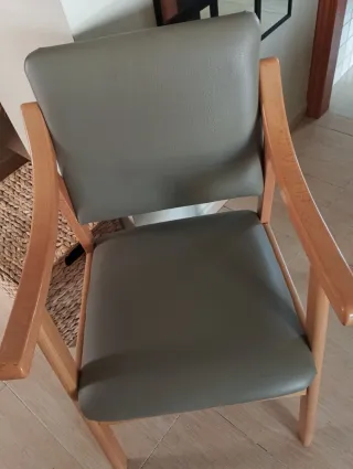 Silla Madera y Polipiel Topo
