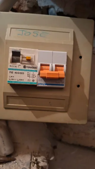 Electricista mantenimiento, iluminación, servicios