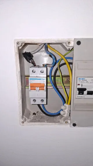 Electricista mantenimiento, iluminación, servicios